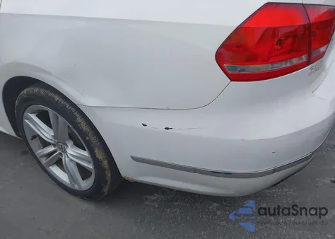 2014 Volkswagen Passat 1.8T Sel Premium z USA, uszkodzony, nr VIN 1VWCT7A38EC081676